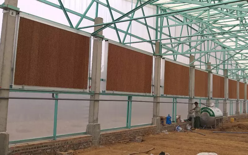 dung tam cooling pad de thong gio va dieu hoa khong khi