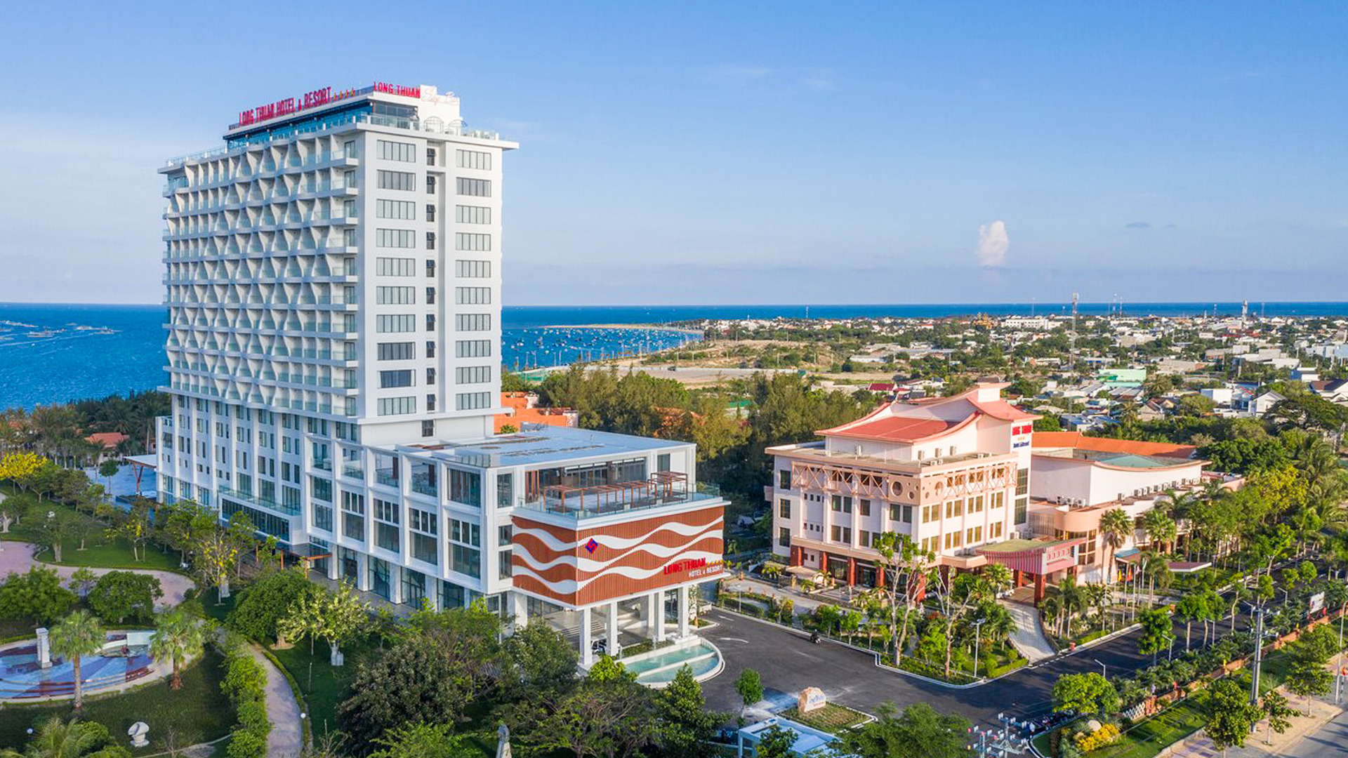 NHÀ HÀNG - KHÁCH SẠN - RESORT