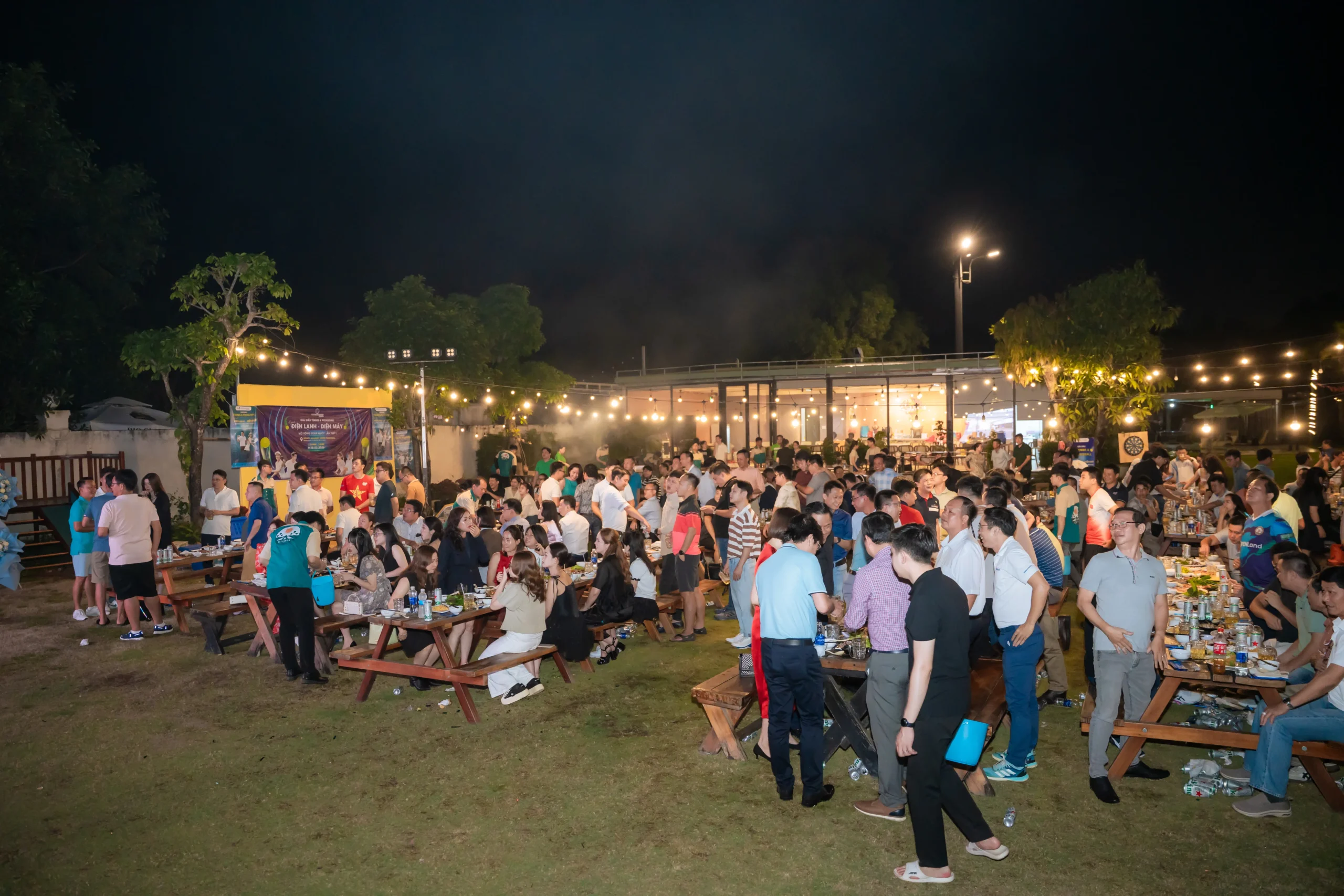 dong sapa ky niem 23 nam thanh lap